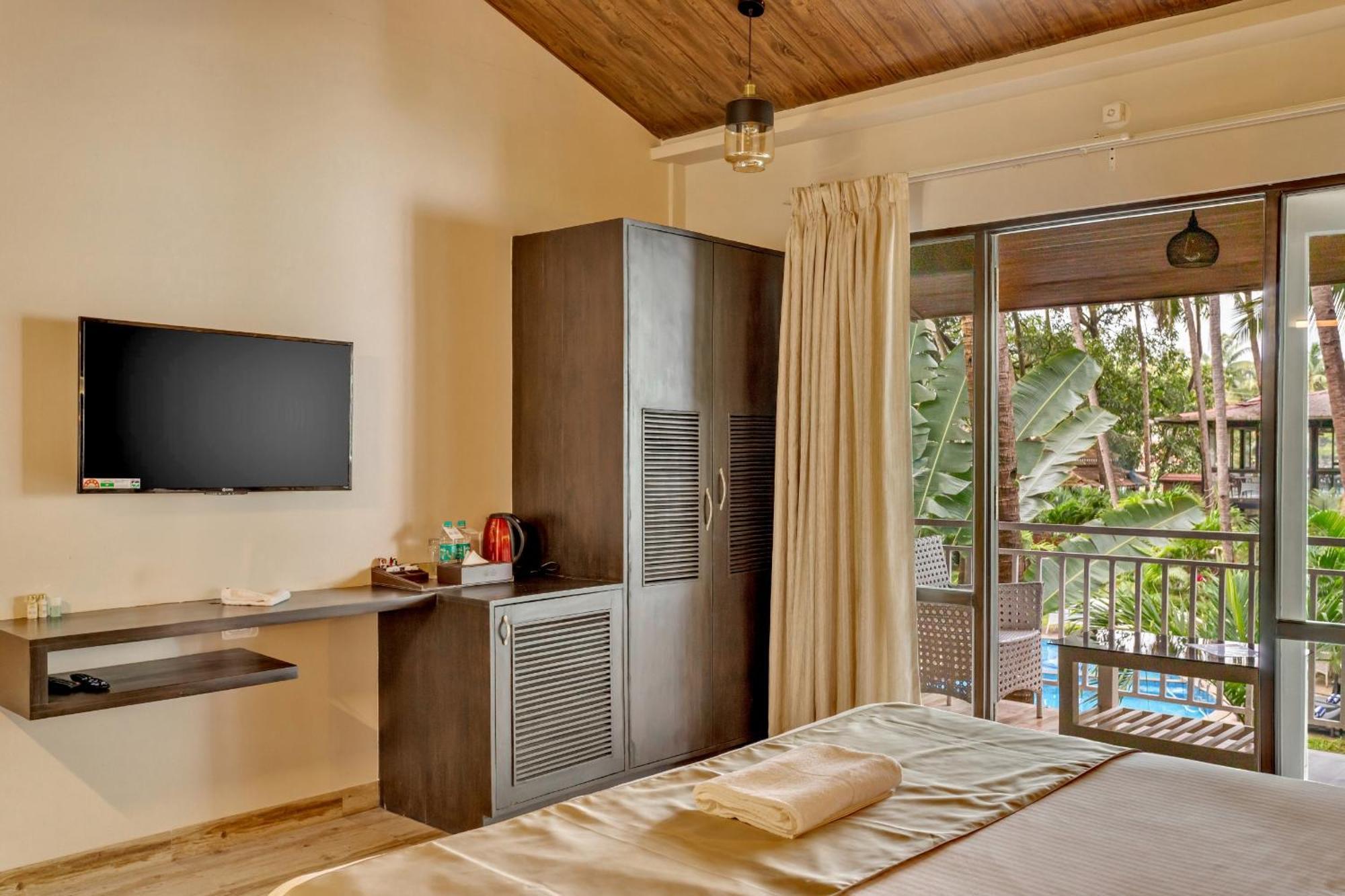 Skon Morjim Beach Resort By Orion Hotels Old Goa Exteriör bild